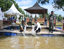 Lanud SMH Bersama Bank Indonesia Melepaskan 5000 Ekor Bibit Ikan Gurami Jenis Soang di Kolam Kompi Produksi Ketahanan Pangan Lanud SMH