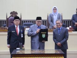 DPRD Prov Sumsel Mendengarkan Jawaban Gubernur Terhadap Pandangan Umum Fraksi-Fraksi Atas Penjelasan Gubernur Sumsel Terhadap Raperda APBD Tahun Anggaran 2023