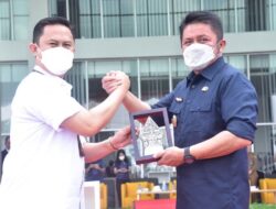 Jadi Narsum Kuliah Umum Di Poltekpar, Herman Deru: Kembangkan Pariwisata Dengan Ide Kreatif