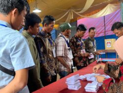 Masyarakat Desa Lunas Jaya Sangat Antusias Menggunakan Hak Pilih