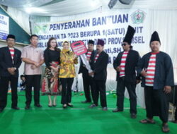 Ketua DPRD Prov Sumsel Secara Simbolis Serahkan Bantuan Mobil Ambulance Kepada PSMP