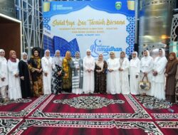 Ketua DPRD Sumsel Hadiri Sholat Isya dan Tarawih Berjamaah di Bank Sumsel Babel