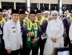 Ketua DPRD Sumsel Bersama Pj Gubernur Lepas Keberangkatan 445 Jemaah Calon Haji Kloter Pertama